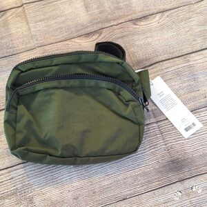 BAGGU Fanny Pack Bay Laurel Forest Green Belt Bag BNWT